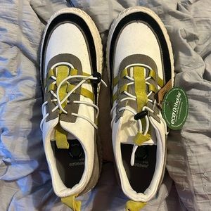 Hybrid The Artful eco friendly sneaker. NWT. Size 11